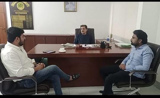 Tarikkhattak's tweet photo. Had a fruitful meeting with Administrator DMC Korangi to resolve the major issues faced by the local residents of PS-98.

PPP is committed to stand with the people &amp; will ensure public service at all platforms as per the vision of Chairman PPP @BBhuttoZardari 

#PPPForLife https://t.co/IhfzEL7zXl