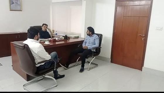 Tarikkhattak's tweet photo. Had a fruitful meeting with Administrator DMC Korangi to resolve the major issues faced by the local residents of PS-98.

PPP is committed to stand with the people &amp; will ensure public service at all platforms as per the vision of Chairman PPP @BBhuttoZardari 

#PPPForLife https://t.co/IhfzEL7zXl