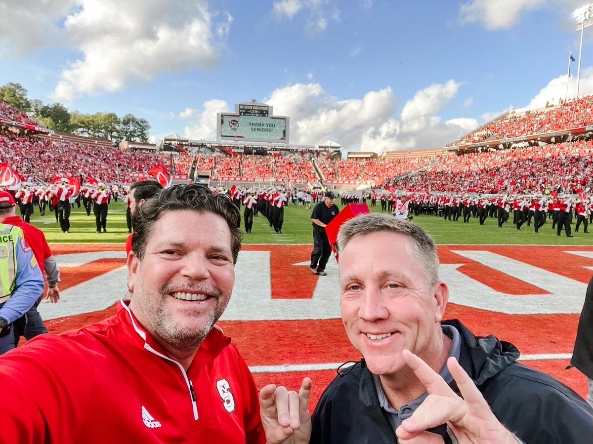 AndySAlbright's tweet image. Football is more than a sport. It’s a way of life, a community, an opportunity to grow together and connect with great people like @ScottyMcCreery and @KevinKeatts 💪🏻🏈

#NCStateFootball #NCStateUniversity #FootballSpirit #LikeMindedPeople #GoalGetterMindset