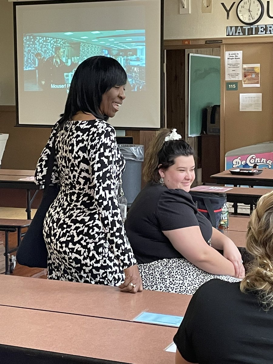 volusiaschools's tweet photo. A great visit to @volusiaschools Riverview Learning Center from Tyrese Manigault @NASCAR as they plan to kickoff a company wide #Menotoring initiative! At @volusiaschools We love our #Mentors !!! Thank you @NASCAR !!! #VCSPride https://t.co/fKV3MAcq5B