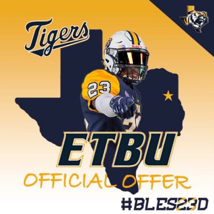 DrewDorris1's tweet photo. Grateful to receive an offer to play college football 🏈 thanks @ETBUCoachQ for the sit down. @ETBU_Football #Hornetpride @RecruitAzle @Devo26Dorris @bo_maines @CDavidson8457 @SethBell197 https://t.co/Y6RI3FXnLT