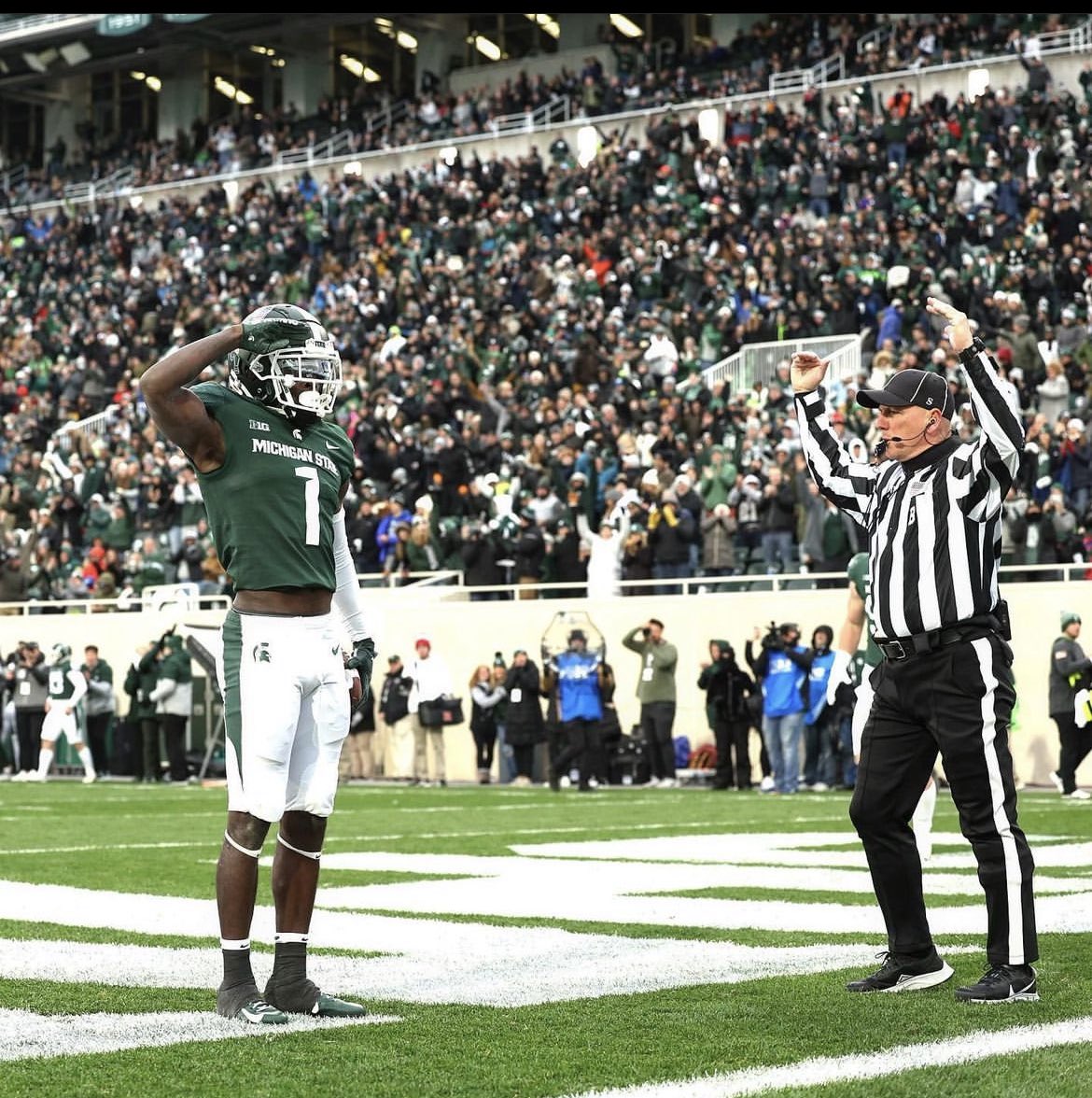wayne henry (@theoffical6_) on Twitter photo Blessed to receive an offer from Michigan State 🟢⚪️ #SBG @CoachJustinAR <a href="/CoachCammm/">Cam Wiggins</a> <a href="/CoachMessay/">Messay Hailemariam</a> Blessed to receive an offer from Michigan State 🟢⚪️ #SBG @CoachJustinAR <a href="/CoachCammm/">Cam Wiggins</a> <a href="/CoachMessay/">Messay Hailemariam</a>