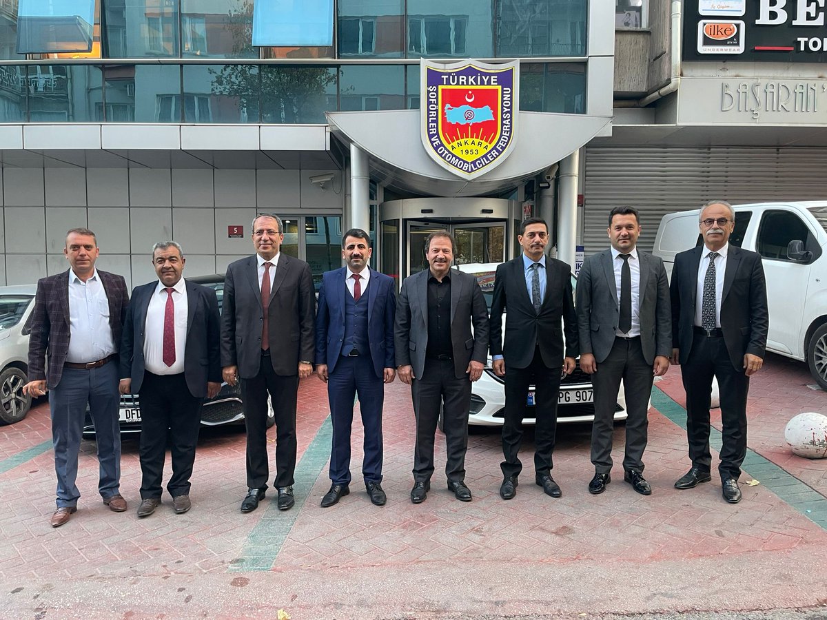 Servis Aracı İşletmecileri Odası Başkanlarımız Ankara'dan Tunçay Elmadağlı, Bursa'dan Sadi Aydın, Kocaeli'nden Şenol İkizek, İzmir'den Erdem Mert, İstanbul'dan Günhan Sinar ve Kırıkkale'den Behsat Yerlikaya’yı TŞOF’da ağırladık. Başkanlarımıza ziyaretleri için teşekkür ediyorum.