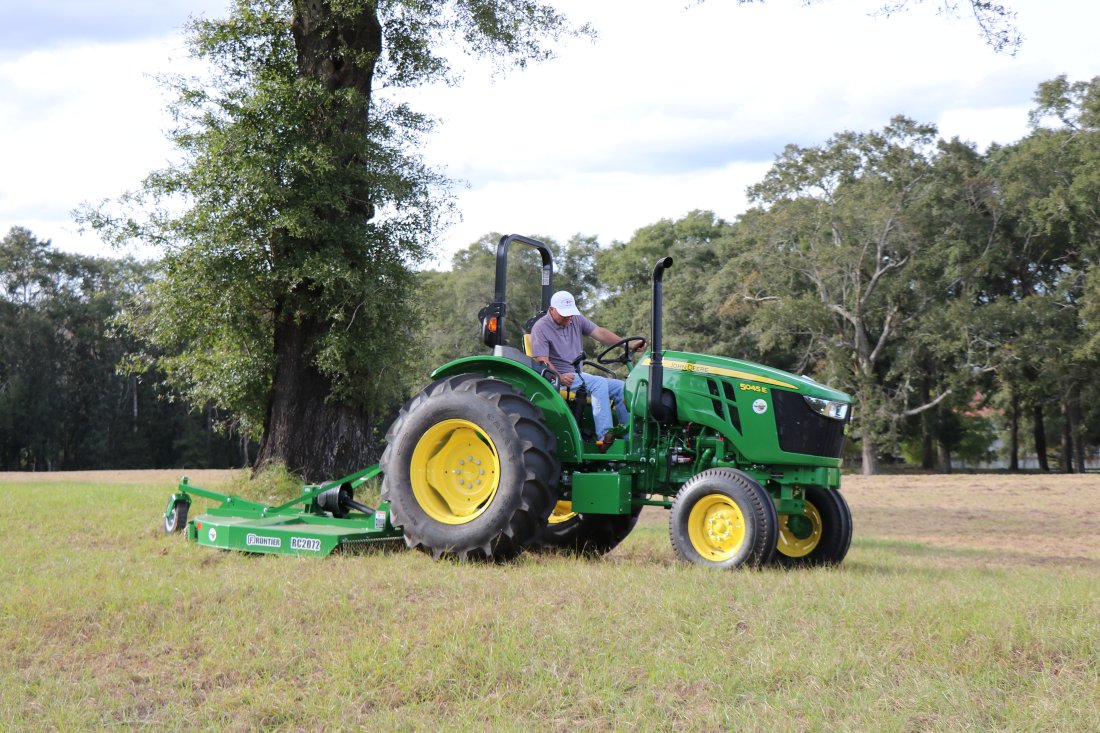 Big jobs require heavy-duty equipment💪🏻 Check out our November special on the 5045E at sunsouth.com/equipment-spec…