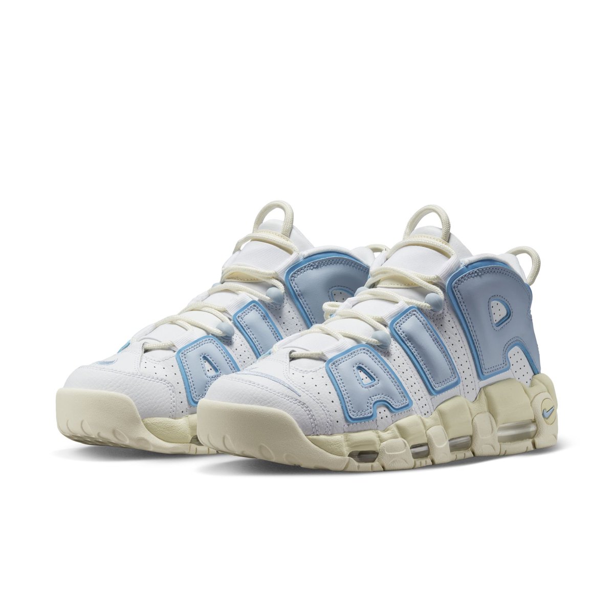 FitThemAll's tweet photo. Les images officielles des prochaines Nike Air More Uptempo « Cream/Baby Blue » ❄️ https://t.co/iqXAsM2L3h