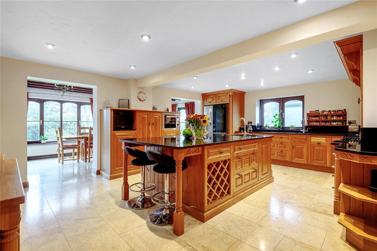 JS_Cornwall's tweet photo. New instruction
#Goonhavern #Truro #Cornwall
Higher Polgoda #Farm, set in rolling countryside, is a substantial 4 bedroom home with 1 bedroom self-contained annexe, #leisurecomplex and #stableblock within an 8 acre site. Offers in excess of £1,750,000.
https://t.co/rjBX8j8O6A https://t.co/4GCV2qkg3I