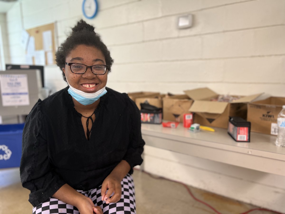 On Wednesdays we wear smiles 😄 What’s got you smiling today?
#HcOppCenter #Wednesday #HappyWednesday #smiling #allsmiles #allsmileshere #Disabilityinclusion #disabilityawareness #smilingatwork #wearesmiling #smiles #happyatwork #ChesterCounty #positivity #spreadpositivity