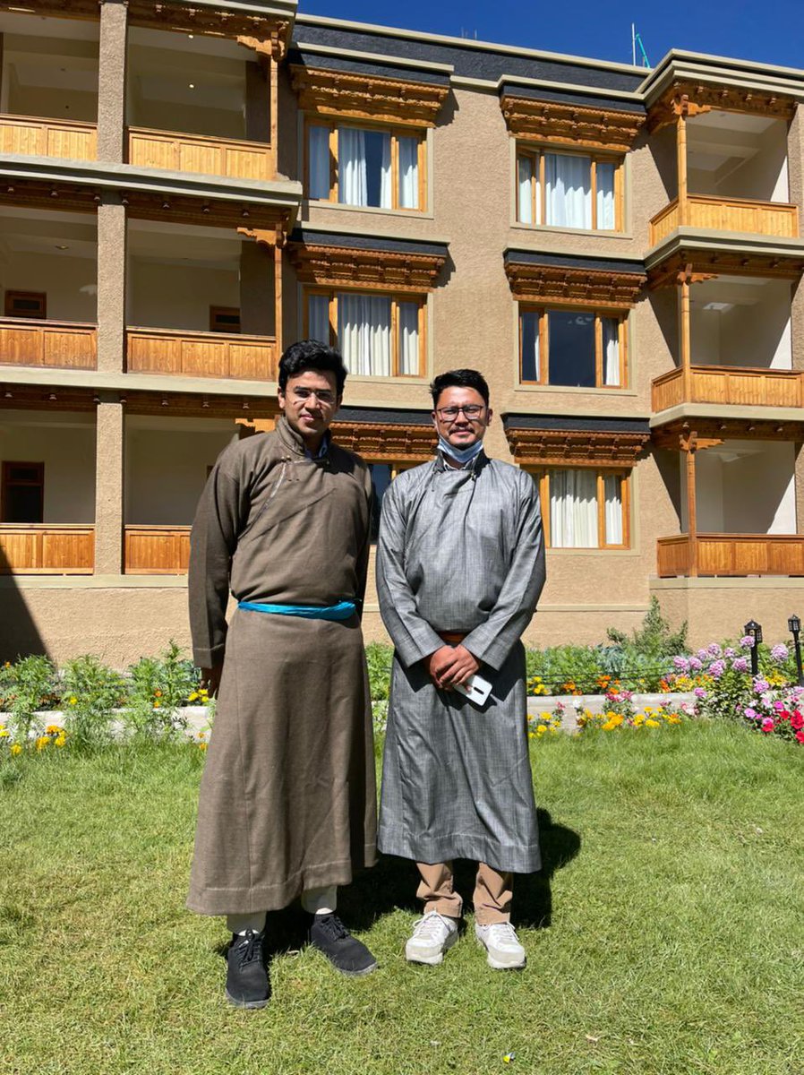 Thinles_Chumik's tweet photo. Wish you a very happy birthday to our young and dynamic leader @Tejasvi_Surya. 

May all your wishes and dream come true. 🎂💐💐 https://t.co/EiHSwWmLRc