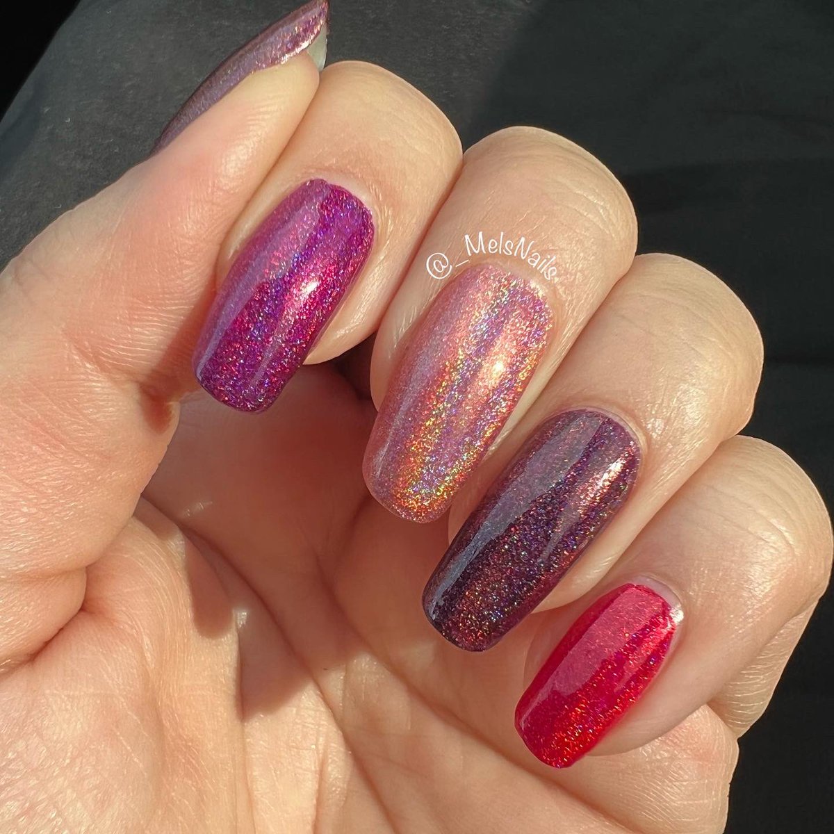 _MelsNails's tweet photo. Red hue skittle mani ❤️💅🏻 
@holotaco #LongLastingBase #MagentaJelly #CoralChaser #CrimsonVoid #RedLicorice #DeadPetals #HoloTaco #melsnails #Skittle https://t.co/1cTPeH4B1i