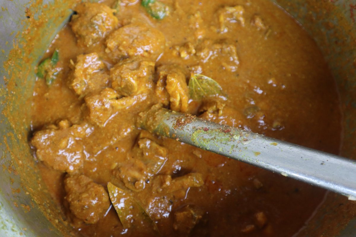 ZCookhouse's tweet image. Indian Caterer Sharing the secret recipe of Chicken Korma step by step youtu.be/TgbSAPR8OGs
#zainabcookhouse #chickenkorma #recipe #chickenkormarecipe