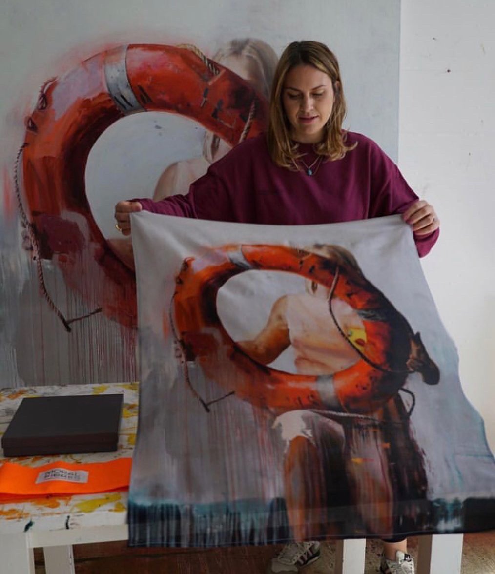 conorsaysboom's tweet photo. My wife Chloe is releasing this silk scarf as part of the Moral Fibres project by @Migrateart. Her scarf has been hand-stitched in London by Love Welcomes, a fantastic charity empowering refugee women. Launching today https://t.co/Ow7f5Wq1Fm https://t.co/9JdkqHrnrz