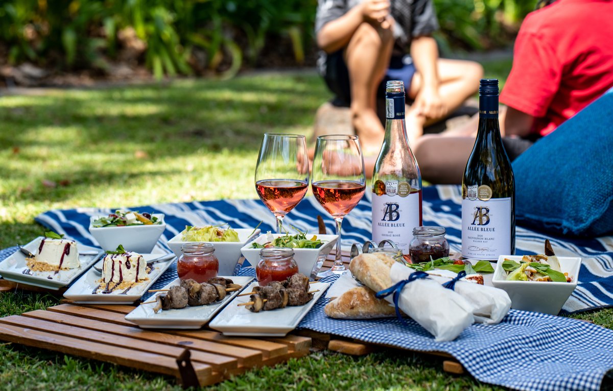 Allée Bleue Estate (@alleebleue) on Twitter photo Have you experienced our S African Inspired Picnics? Treat yourself to a picnic on our lawns or under the old oak trees. We have a kiddies option too & jungle gym
Picnics are avail Wed to Sun & booking is essential
alleebleue.co.za/experiences/#p…
#AlleeBleueExperiences <a href="/Franschhoek_SA/">Franschhoek Wine Valley</a> Have you experienced our S African Inspired Picnics? Treat yourself to a picnic on our lawns or under the old oak trees. We have a kiddies option too & jungle gym
Picnics are avail Wed to Sun & booking is essential
alleebleue.co.za/experiences/#p…
#AlleeBleueExperiences <a href="/Franschhoek_SA/">Franschhoek Wine Valley</a>