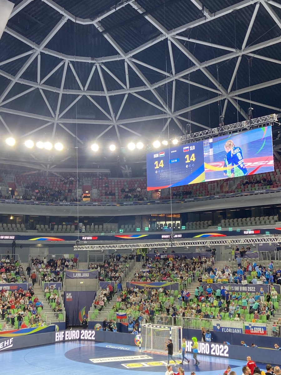 Paus Slovenien - Ungern, Slovenien måste vinna annars kan Sverige inte nå semifinal. Hör Sveriges match  mot Kroatien kl. 18 ⁦<a href="/Radiosporten/">Radiosporten</a>⁩ i din p4 kanal eller i appen SR play.