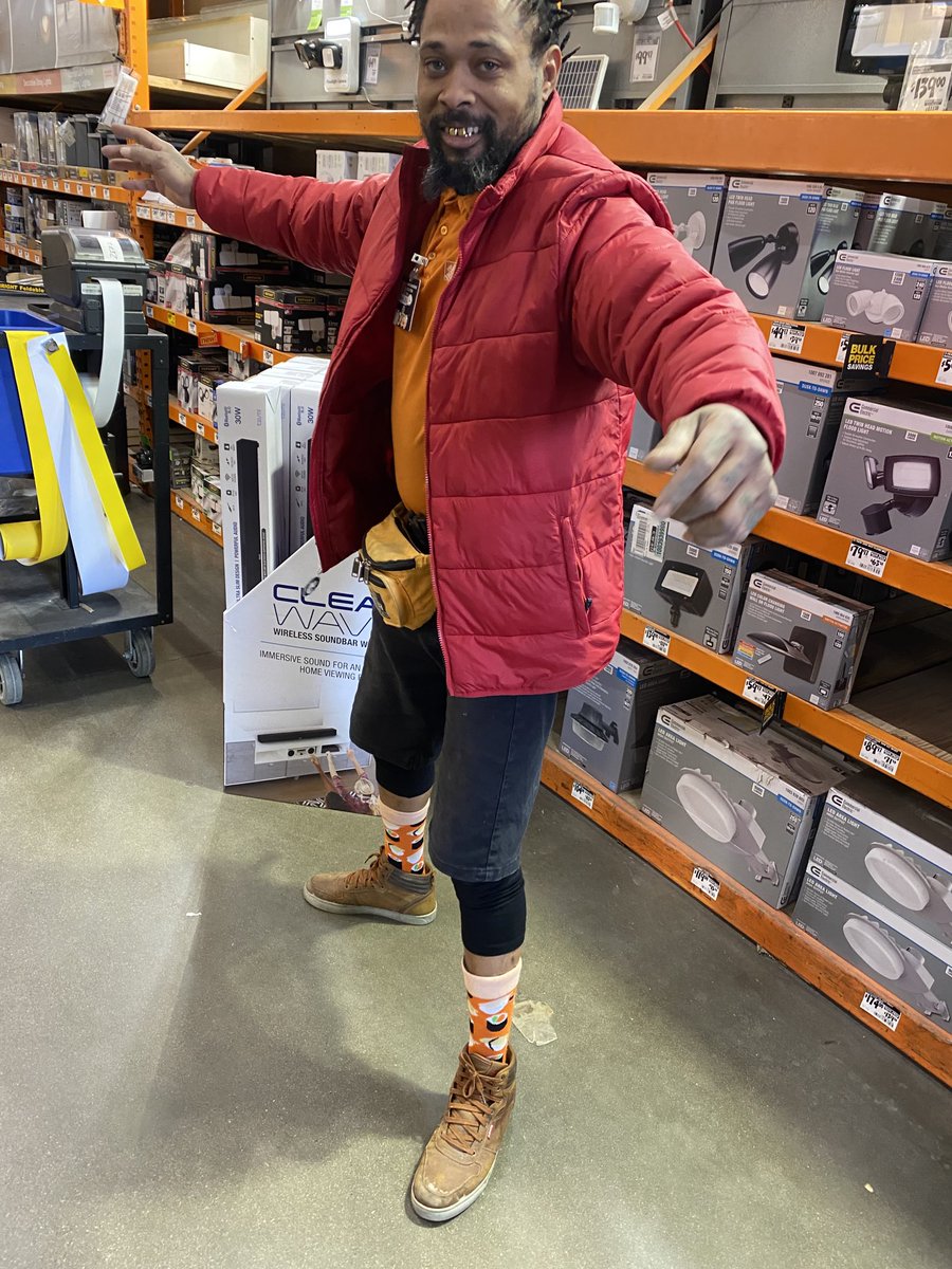 KatStephens9's tweet photo. MEA Timmy showing spirit with crazy sock day and my awesome ASDS, Steven, showing his support by working with us for a day and helping Russel and Momo with a project #metappreciation#I❤️MET⁦@228Chance⁩⁦@TerryNabours⁩⁦@moraleskeesha1⁩ ⁦@AresGomezHD⁩ https://t.co/5drGi1YNGZ