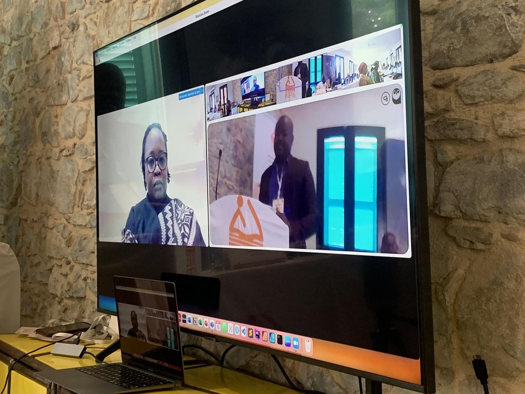 goreeinstitute's tweet photo. Session consacrée au Niger 🇳🇪 concernant principalement la participation active des femmes et des jeunes à la gouvernance démocratique face aux défis de la sécurité. Présentation en ligne de Dr Mariame SIDIBÉ. #symposiumgorée #ThePowerOfDialogue https://t.co/rSkNgLQyQU