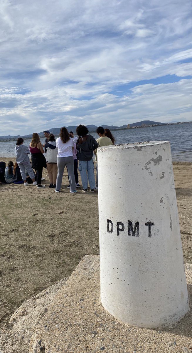 CronicasLos's tweet photo. Visita exprés al IES Las Salinas del #MarMenor en #LaManga #Cartagena para hablar de #historia #leyendas a alumnos de #Geografía de #2BTO. Un rato ameno, intenso y bien aprovechado. Espero que los alumnos piensen lo mismo. https://t.co/8Mo9L9PNty