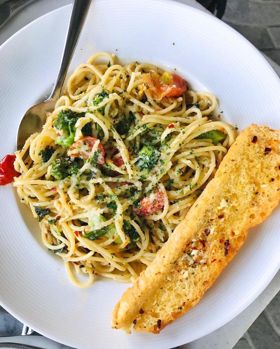 pizzabythebay_'s tweet photo. Remember to come hungry to Pizza By The Bay because our spaghetti looks like this and tastes even better. 😆

#mumbai #italianfood #bombayfoodexplorer #thingstoeatinmumbai #whatshotmumbai #foodiesofmumbai #marinedrivemumbai #cafesinbandra #foodgasms #foodiesofindia #comfortfood https://t.co/6eUnQOzmUZ