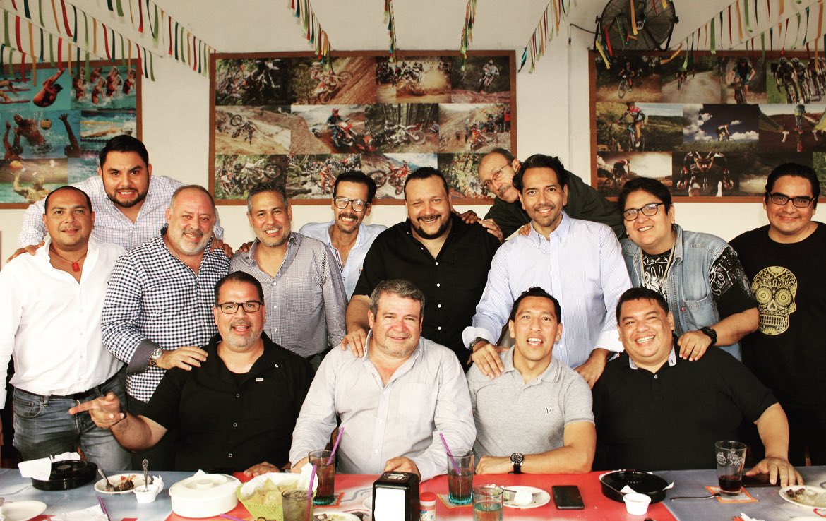 elsoldechiapas's tweet photo. CHÉCALAS · La familia Núñez de León celebró el 64 aniversario de @elsoldechiapas https://t.co/Qd55wIZVKK https://t.co/yMv9nAJpis