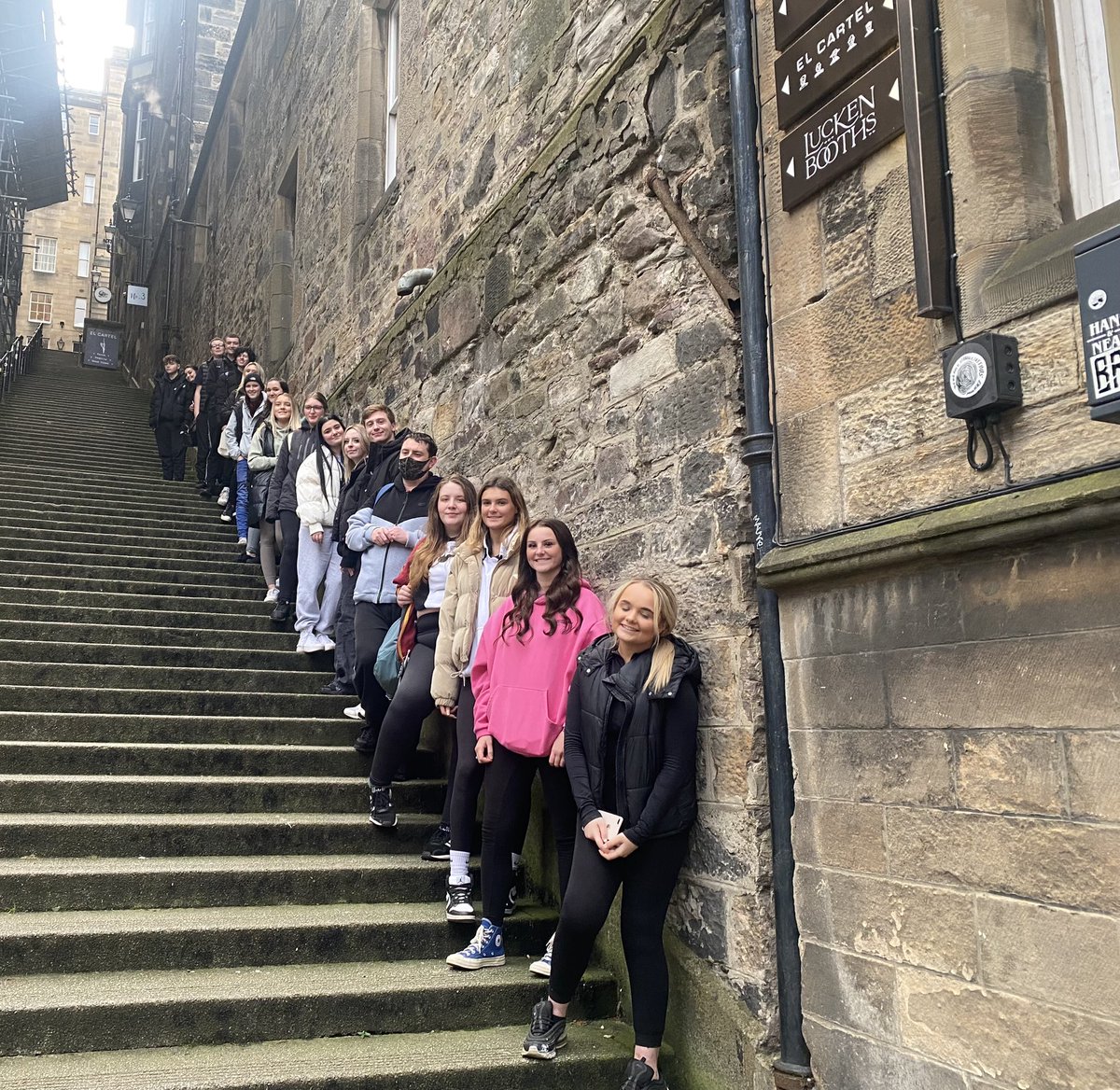 What an amazing day out in Edinburgh.  Hospitality, Events and Tourism students <a href="/SLCek/">South Lanarkshire College</a> visited the Edinburgh dungeons and the castle. 🏰 👋