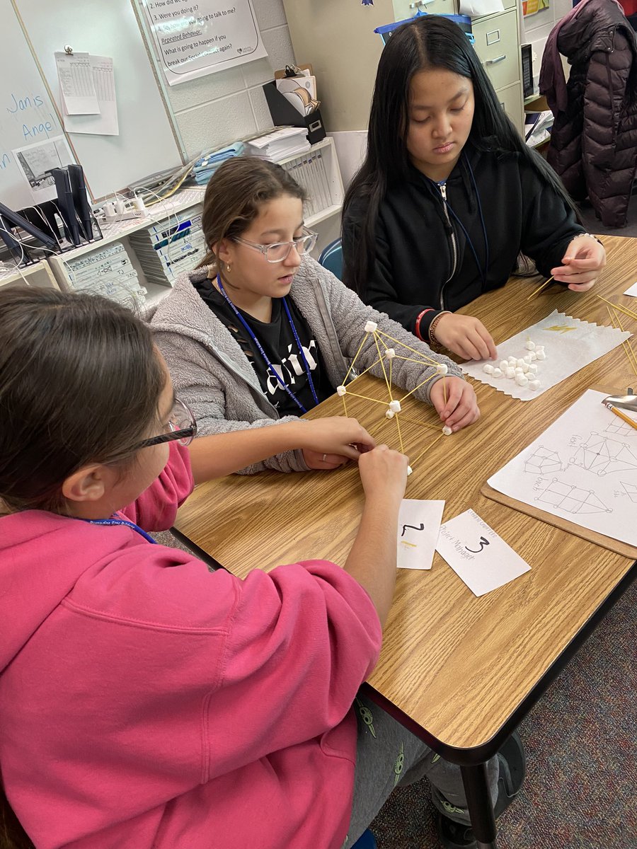 BSIC_BULLDOGS's tweet photo. Students in Mrs. McCallum’s class practiced TEAMWORK by working together to build structures. We are “Better Together!” @IHeartCKH @USD457 @LaBarberaGlenda @DrMDomin84 https://t.co/fYkK0Ep6kR