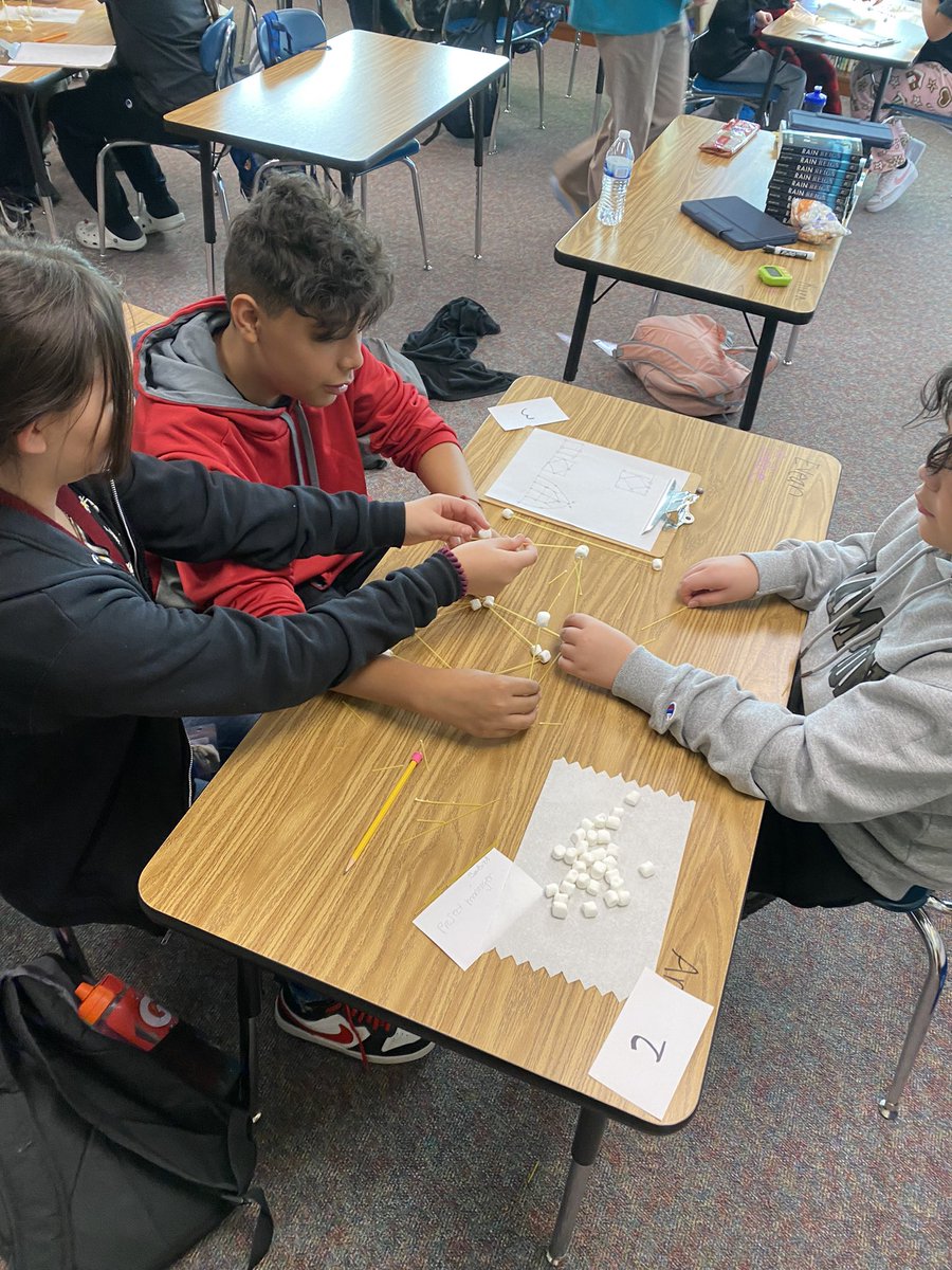 BSIC_BULLDOGS's tweet photo. Students in Mrs. McCallum’s class practiced TEAMWORK by working together to build structures. We are “Better Together!” @IHeartCKH @USD457 @LaBarberaGlenda @DrMDomin84 https://t.co/fYkK0Ep6kR