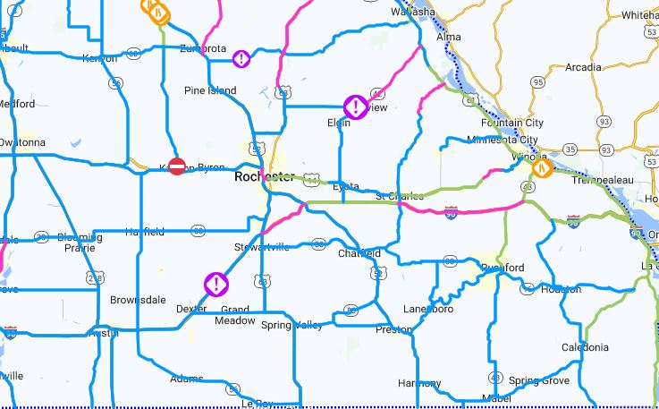 Very light snow is falling right now across the area, but roads are still messy. Most highways are partially snow-covered in SE Minnesota. Some parts of Interstate 90 are fully covered and there have been some crashes as a result. https://t.co/09J9HtqTp9 https://t.co/5ClTw3dovi