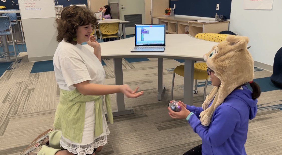 JennyGieras's tweet photo. The @SevenBridgesMS STEAM Center is buzzing with lights and sounds today as 5th graders become #gamedesigners, using conditionals, comparators, and an understanding of g-force to program toss games using @SpheroEdu BOLT robots #CSforall #kidswhocode #weare7b https://t.co/cN3j2i7tRz
