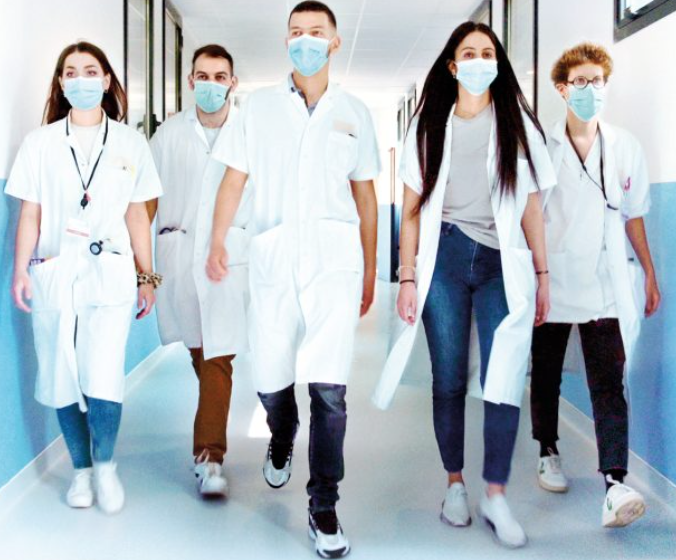 infirmierscom's tweet photo. "Premières Urgences": un documentaire choc au cœur de l'hôpital. https://t.co/wW3IMhL2RV #hopital #documentaire #cinema https://t.co/H5VzTfGUw0