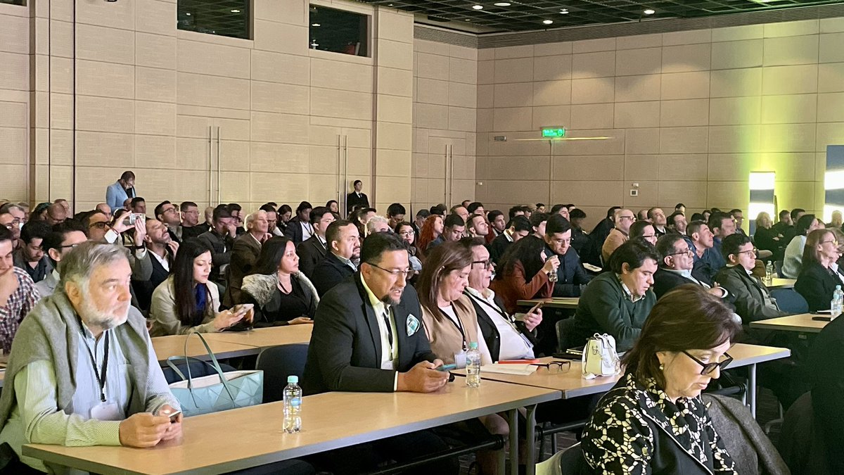 ConsejeriaTIC's tweet photo. #Chatico 🤖📲, agente virtual al servicio de la ciudadanía, está en la III Cumbre: 🇨🇴 cara a cara con la Inteligencia Artificial, de @PRISA.
 
👉En el panel: Avances del sector público colombiano con la I.A, @caritali dará a conocer sus resultados e impacto en @Bogota. https://t.co/jilmobOaKV