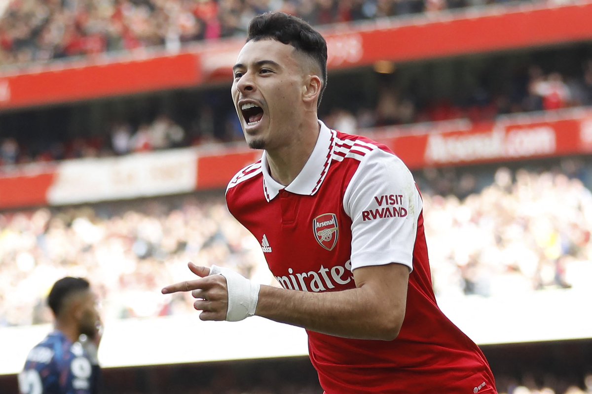 FabrizioRomano's tweet photo. Arsenal are still working on Gabriel Martinelli’s new contract. Talks are ongoing as new deal for Brazilian star is considered one of the priorities. ⚪️🔴 #AFC

Negotiations will continue as current deal includes an option to extend until June 2026. https://t.co/bbwa80uf9D