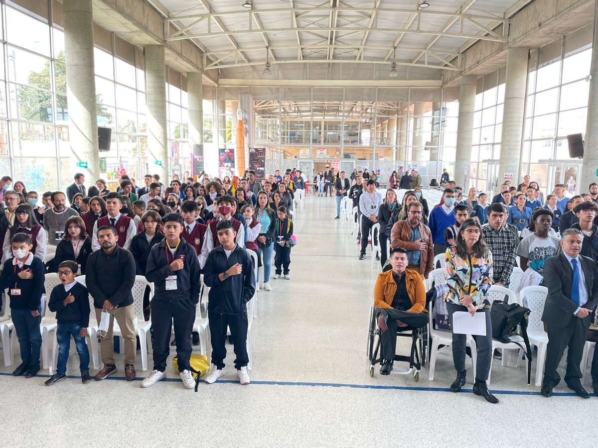UliaYemail's tweet photo. Hoy iniciamos el cierre del #PlanSaberDigital 4.0 con intercambio de saberes y reconocimiento a las experiencias que están revolucionando las aulas con la aplicación del enfoque #STEMTransforma. Logramos consolidar 315 comunidades de aprendizaje y participación de 27mil actores. https://t.co/pfqnaSRK9T