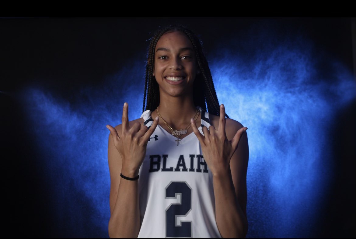 nikkicole302's tweet image. Sophomore Season is here!! Let’s work! @KennedyHenryy22 @Purposebball1 @BlairAcademy_NJ @HokiesWBB   #2different