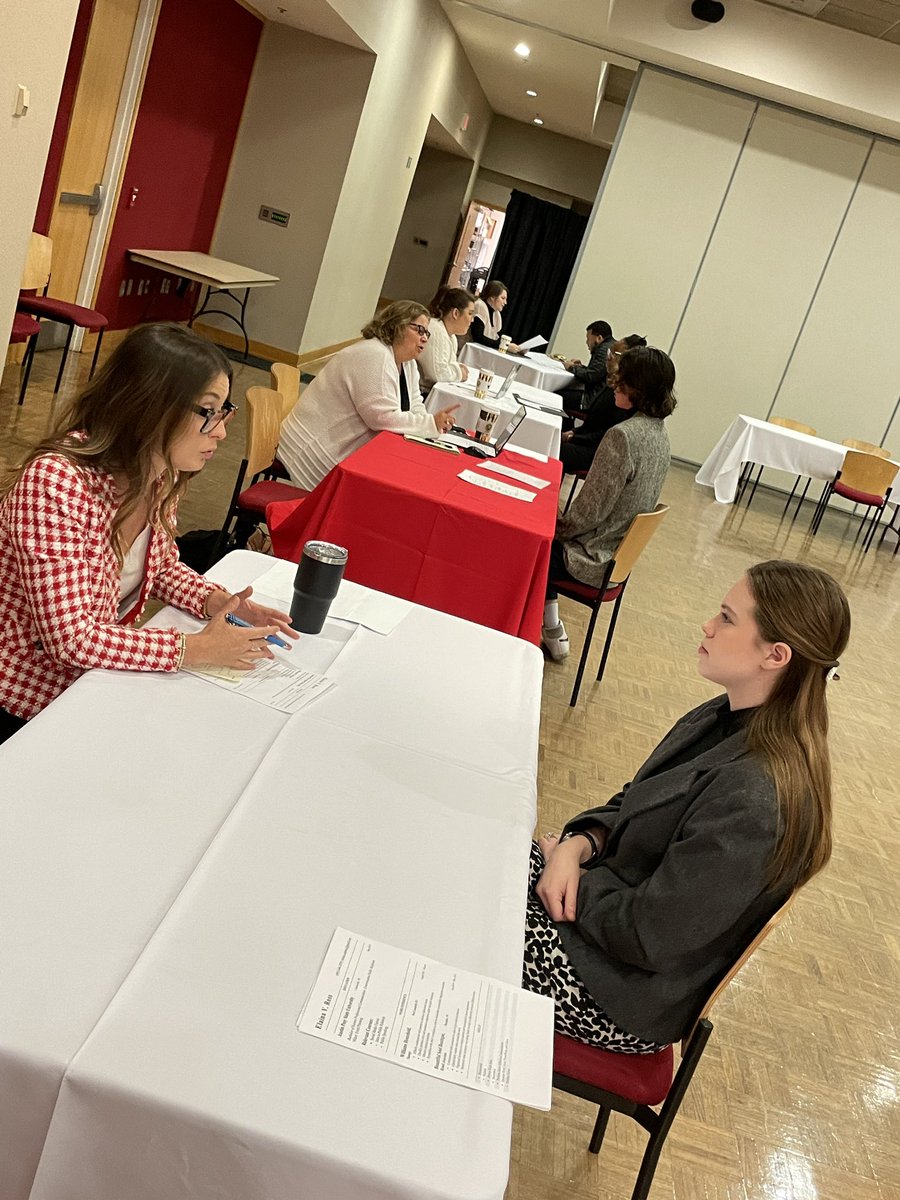 apsucommdept's tweet photo. The APSU Dept. of Communication Mock Interview event is underway! Join us today to practice your interviewing skills and meet with local professionals! 9:00-11:30 & 12:30-3:00 in the MUC Ballroom. #apsucommdept #mockinterviews https://t.co/ViK16idiOP