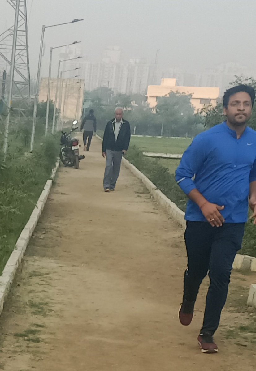 <a href="/CeoNoida/">CEO, NOIDA Authority</a> <a href="/Uppolice/">UP POLICE</a> <a href="/CP_Noida/">CP Noida</a> सेक्टर 79 नोएडा के पार्क में लड़के 100 की स्पीड से क्रिकेट खेल रहे है,एक बुजुर्ग के चस्मे से होती हुई,सीधे मुंह पे लगी,रोज सुबह 7 से 8:30 am के लगभग बड़े पार्कों के ये ही हाल हैं,बुजुर्गो और स्त्रियों के स्वस्थ रहने का यही सहारा है,कृप्या निजात दिलाए