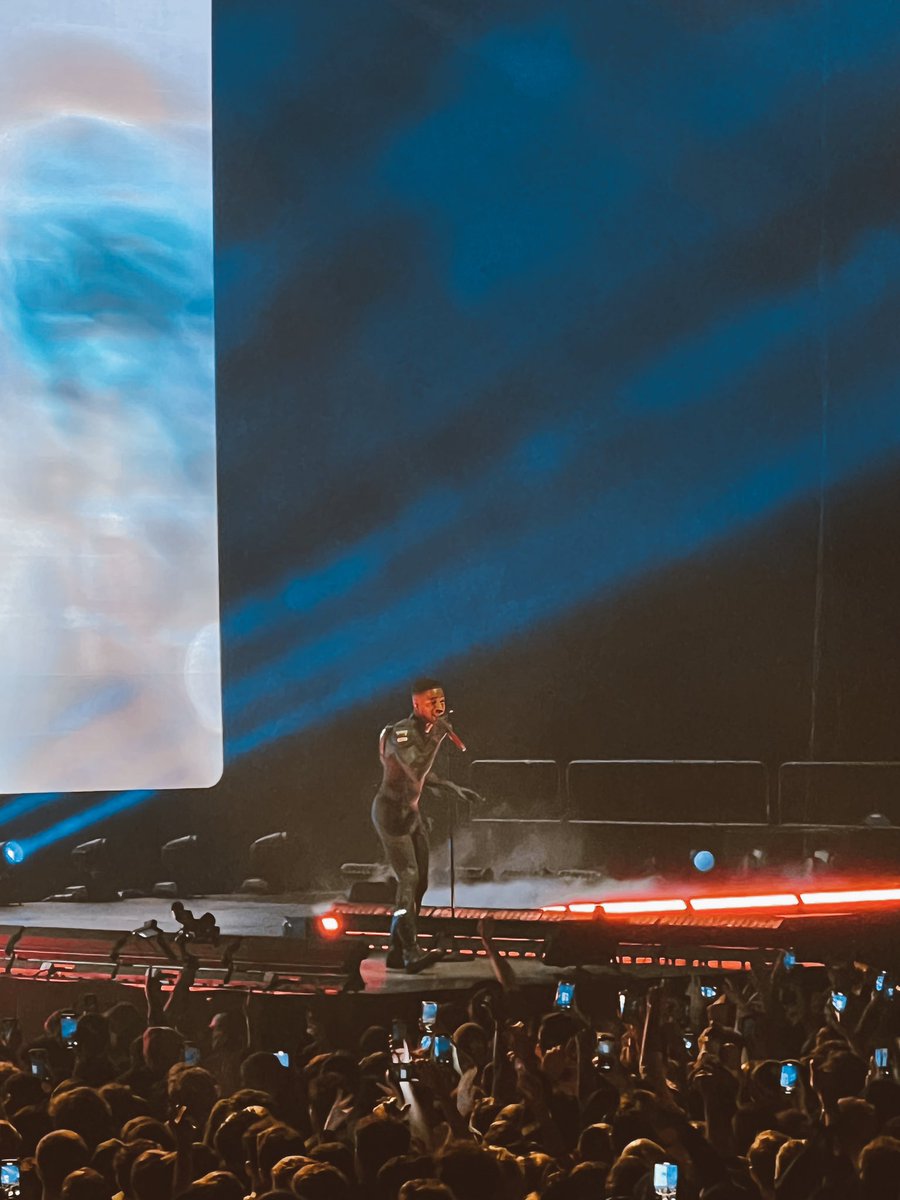 dinarauno's tweet photo. Dreams come true💔
@KiDCuDi thanks for the amazing show in London. Your energy and love were astronomical fr https://t.co/YAEq8gDUqp