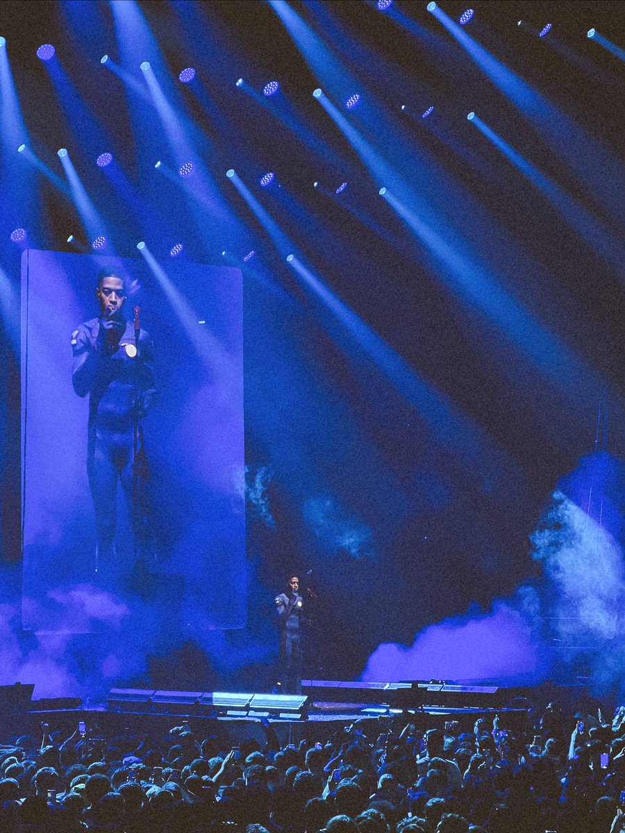 dinarauno's tweet photo. Dreams come true💔
@KiDCuDi thanks for the amazing show in London. Your energy and love were astronomical fr https://t.co/YAEq8gDUqp