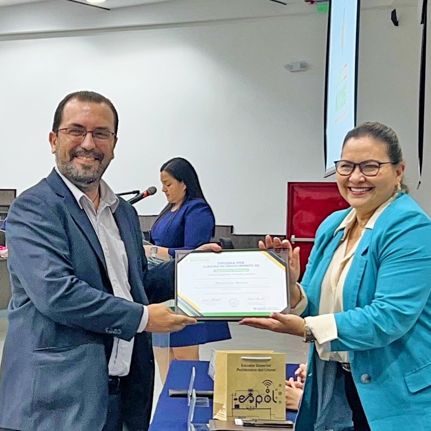 Se llevó a cabo #CuartilesMayores 2022 organizado por el Decanato de Investigación <a href="/DEC_INV_ESPOL/">Investigación ESPOL</a> donde se reconoce la Investigación científica en <a href="/espol/">ESPOL</a>, 𝗙𝗲𝗹𝗶𝗰𝗶𝘁𝗮𝗺𝗼𝘀🥇a nuestros estudiantes y docentes que fueron galardonados.