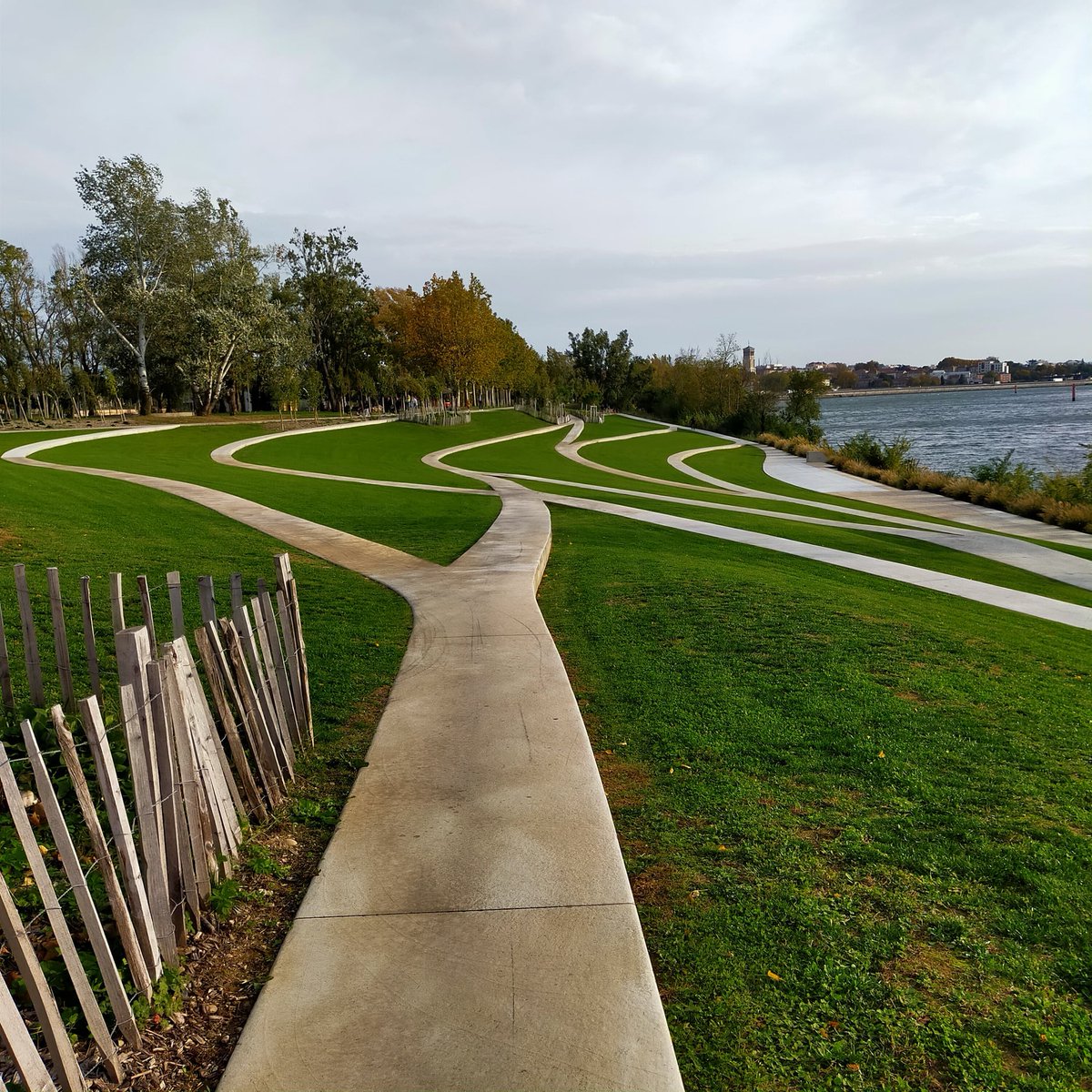 📯 Au programme de LA LOCALE de ce 16/11 :

- Michel Duchamp, Pôle Emploi Romans : Semaine de l’emploi agro-alimentaire 
- Thomas et Guillaume, La Canopée MJC : Prev, Semaine spéciale sur la Santé

Redif à 18h et le sur radioblv.com/work/la-locale/