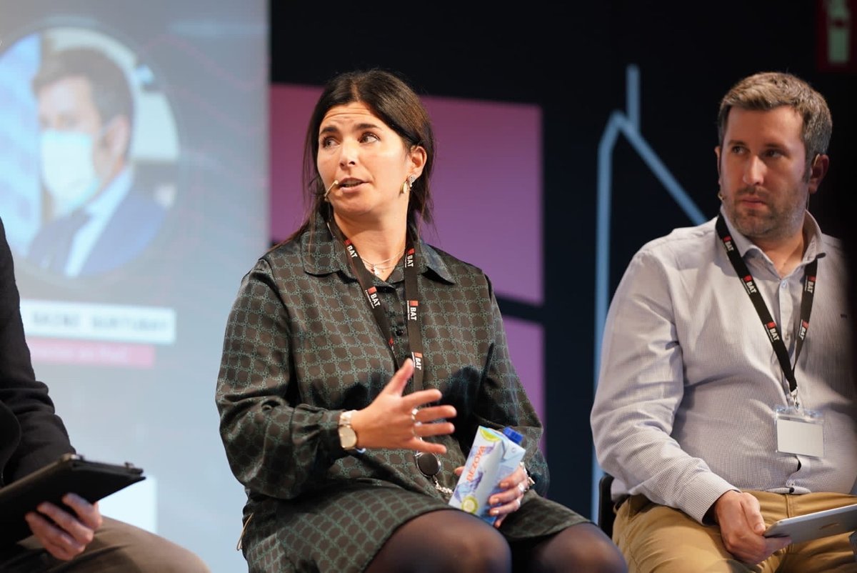 DOKSummitBilbao's tweet image. Hemos terminado en el Palacio Euskalduna, pero #LibreCon2022 sigue en la Torre BAT.
Han comenzado las actividades de la tarde: mesas redondas y los Premios LibreCon2022