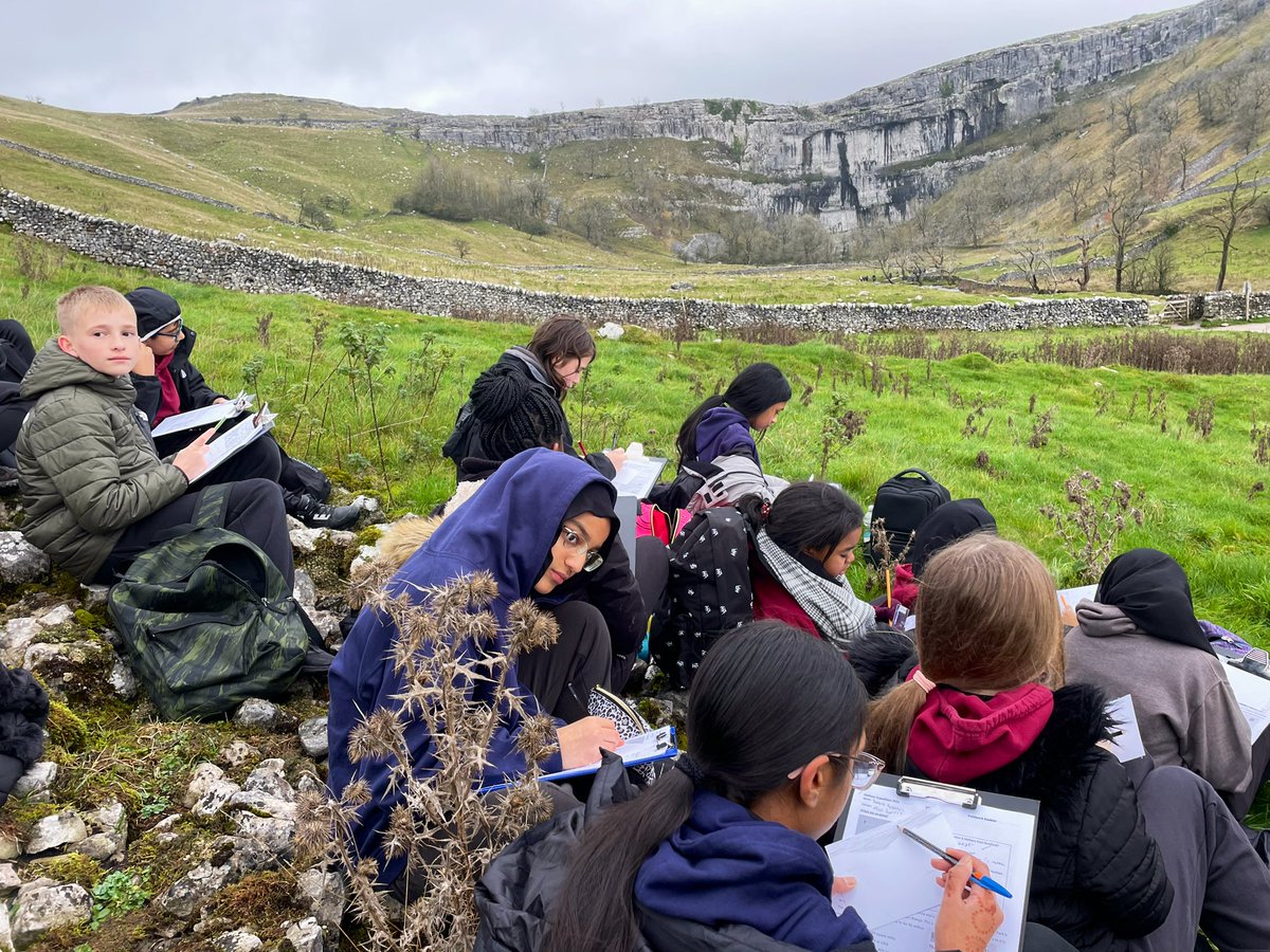 A big thank you to <a href="/RichardHGeog/">Richard Hart</a>, the art and design department and to everyone who came along to support our art and geography expedition today. It was a lovely day for our busy artists and geographers! #purpose 
<a href="/DixonsTA/">Dixons Trinity Academy</a> <a href="/DTA_DMP_Art_DT/">Art & Design Dept @ DTA and DMP</a>