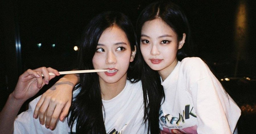 blink_amethyst's tweet photo. Jensoo looking like twins, a thread❣️ https://t.co/trUvn0Q72B