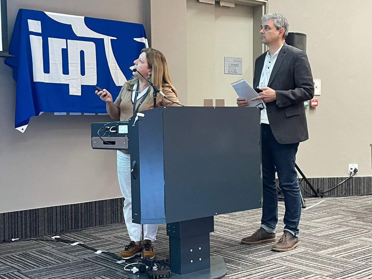 Prof Thomas Heldt was great at keeping time during our speedy poster presentations today😅