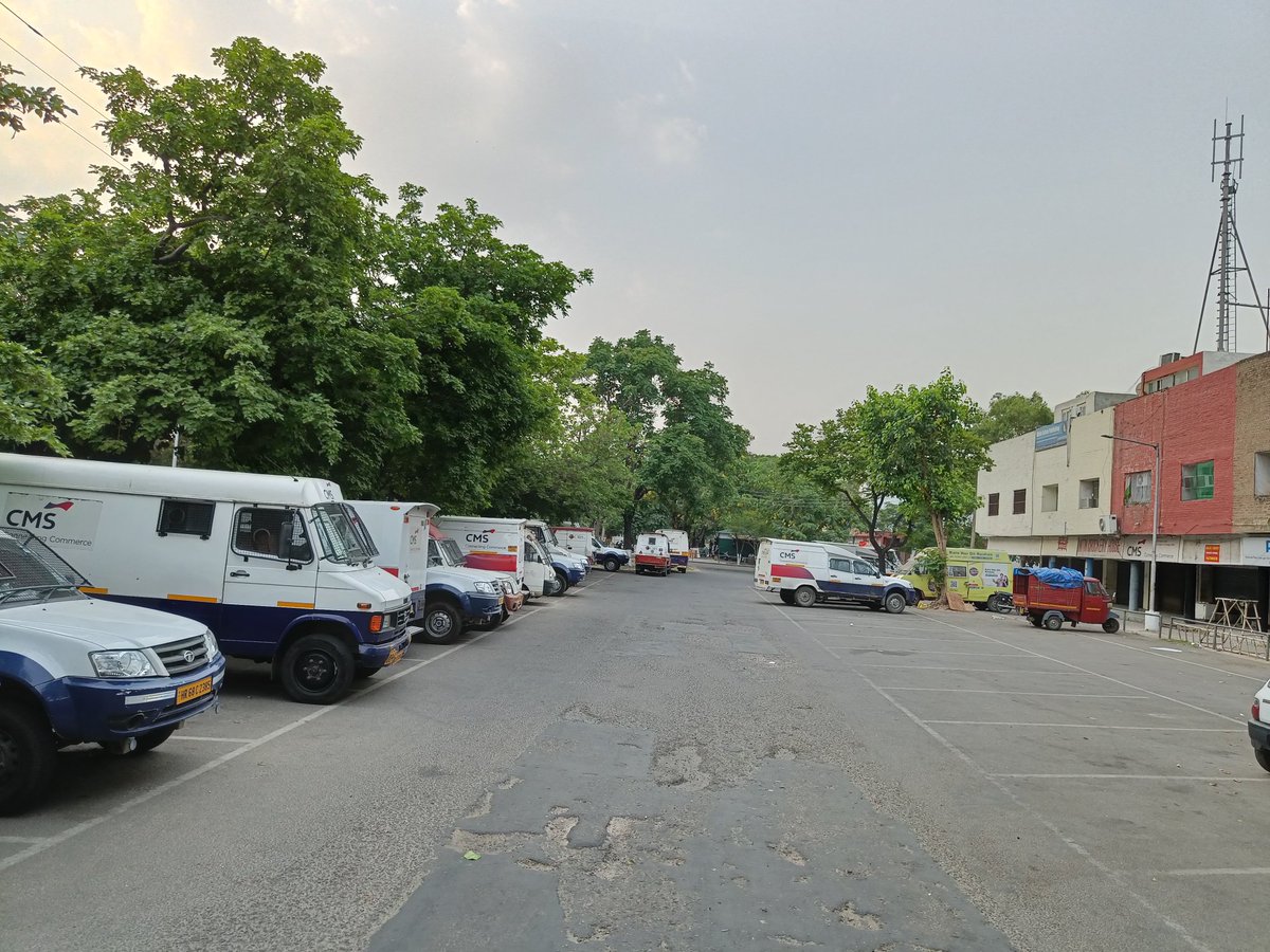 VikasKahol's tweet photo. @trafficchd @chandigarh_admn @MCChandigarh @AmitShah @narendramodi @arrivesafeindia A private security agency encroaching three public parking lots in Sector 47 C and D, Chandigarh. This is not what people envisaged in @ChandigarhSmart city. https://t.co/6ZFmyVfjz1