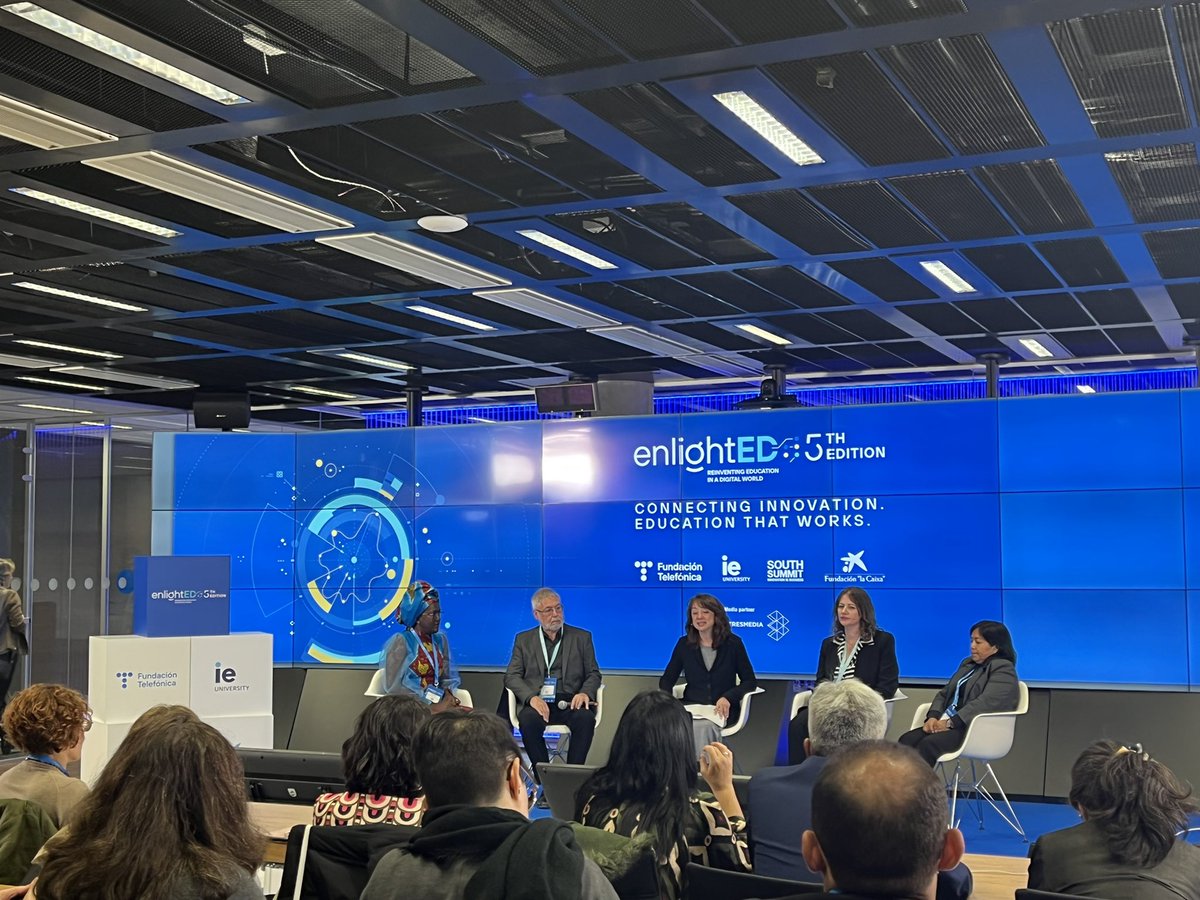 toniTYC's tweet photo. Las matemáticas una gran esperanza de futuro para la equidad y la inclusión. La red de profesores @ProFuturo_ nos explican sus experiencias en #enlightED 22 https://t.co/0dD87s7Av7