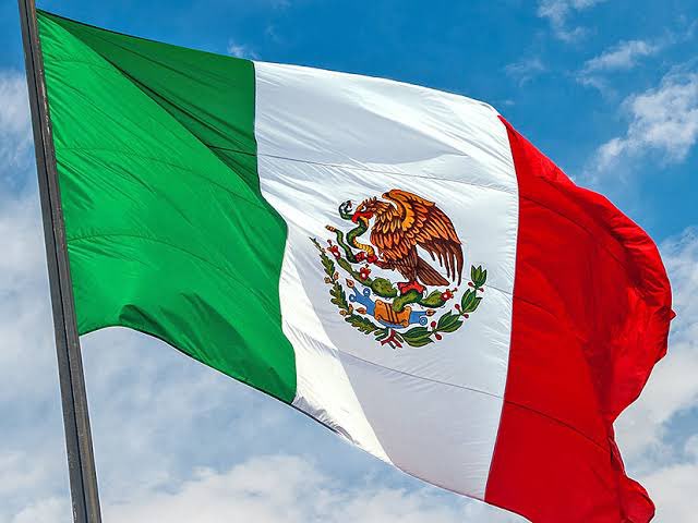 acostanaranjo's tweet photo. El 27 de noviembre, cuando el presidente @lopezobrador_ marche llamando a la división nacional, yo pondré una bandera nacional en el balcón de mi casa, yo quiero un méxico libre, plural, democrático.

#ElINENoEstaSolo https://t.co/X343jbnJQ0