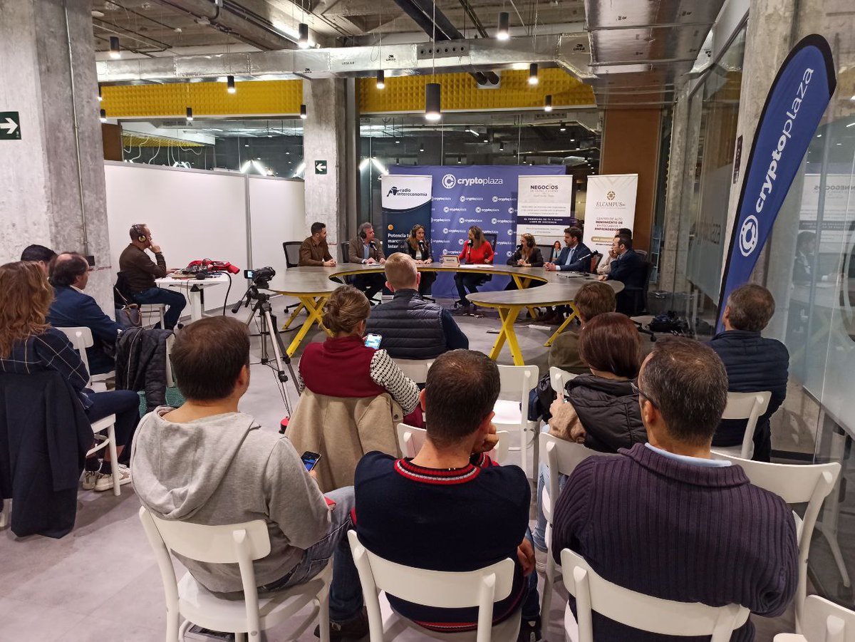 "Economía tokenizada: el fenómeno que está revolucionando la nueva era de las finanzas" dirigido por <a href="/NegociosdeCyH/">Negocios de Carne y Hueso</a> de <a href="/token_city/">Token City</a> 
<a href="/RocioOssorio/">Rocio Alvare-Ossorio</a> <a href="/YaelHOaknin/">YaelHOaknin</a> <a href="/especulacion/">Jesús Crypto Plaza 🦇🔊 (🌿,👻) valuecrypto.eth</a> <a href="/JaviCoca/">Javi Coca</a> en #CryptoPlaza 👏🔊