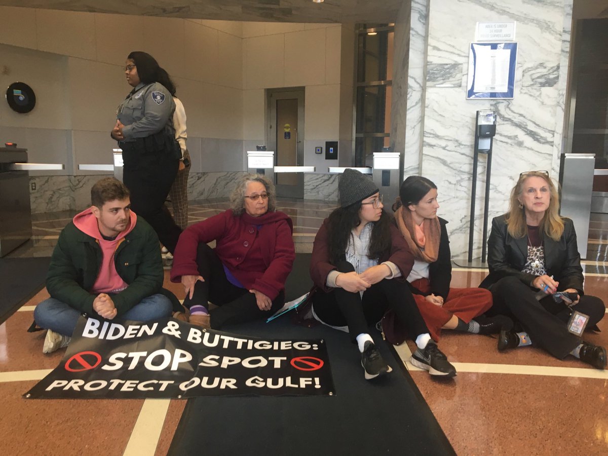 FightFossils's tweet photo. Community leaders from the TX Gulf Coast are fighting back against the expansion of fossil fuel export infrastructure near their homes. 5 activists are risking arrest RIGHT NOW in DC! Join them in telling @POTUS and @SecretaryPete to #StopSPOT ➡️https://t.co/nUku0qaIxf https://t.co/ZqtVSWJreU
