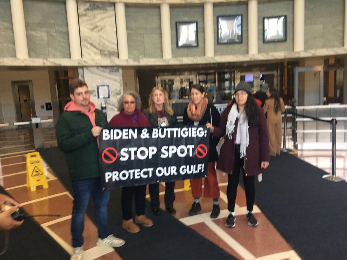 FightFossils's tweet photo. Community leaders from the TX Gulf Coast are fighting back against the expansion of fossil fuel export infrastructure near their homes. 5 activists are risking arrest RIGHT NOW in DC! Join them in telling @POTUS and @SecretaryPete to #StopSPOT ➡️https://t.co/nUku0qaIxf https://t.co/ZqtVSWJreU