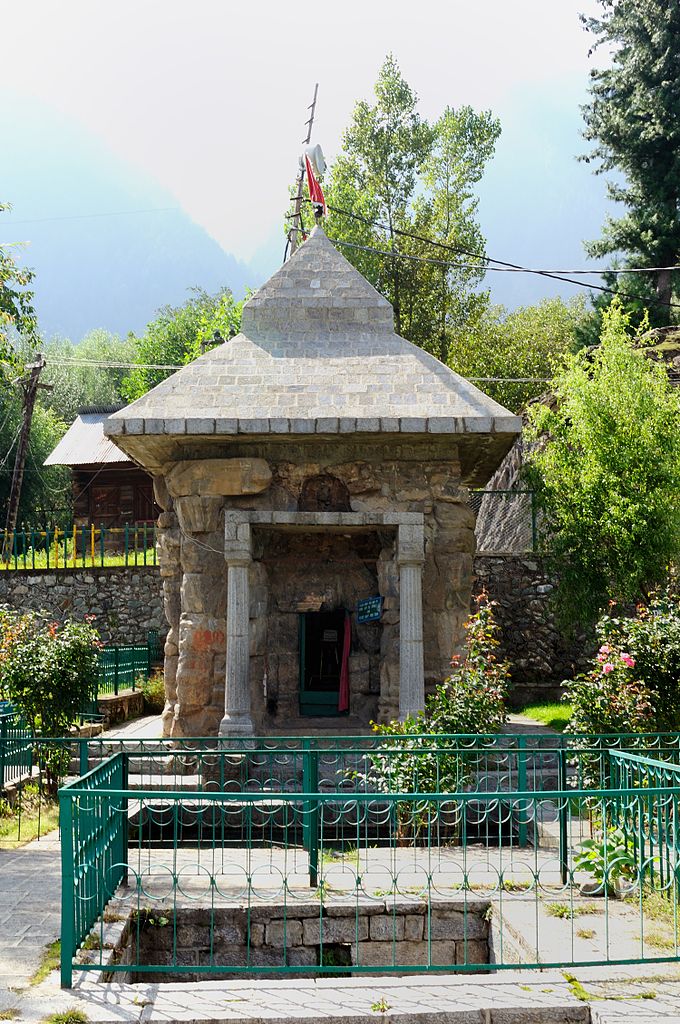 womaniya108's tweet photo. Mamaleshwar temple is one of the most ancient temples in pahalgam. This temple is devoted to Lord shiva. 
#KashyapKaKashmir https://t.co/95ZeKmlmOJ