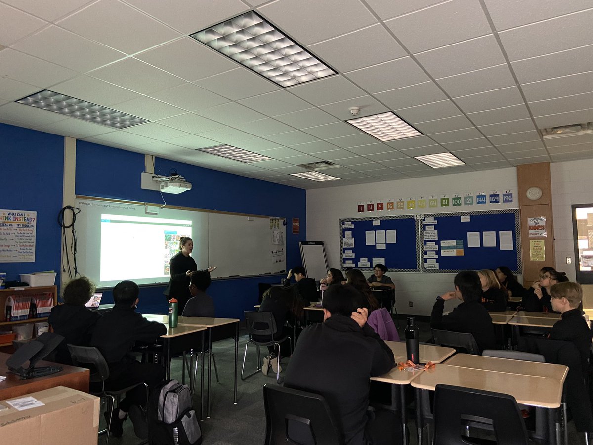 Launched research projects in my gr. 7 and 8 classes. Great having expert guests from our <a href="/Ridley_College/">Ridley College</a> faculty. @MarcieLew (Librarian/ICT Spclst) and Ms. Dorland (Innovative Learning and Tech Spclst) gave students strategies and tools for effective research and presentations!